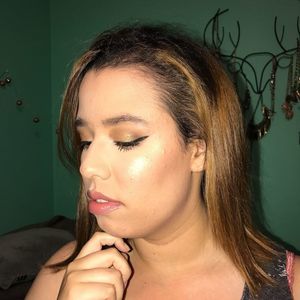 Meet your Posher, Kaela